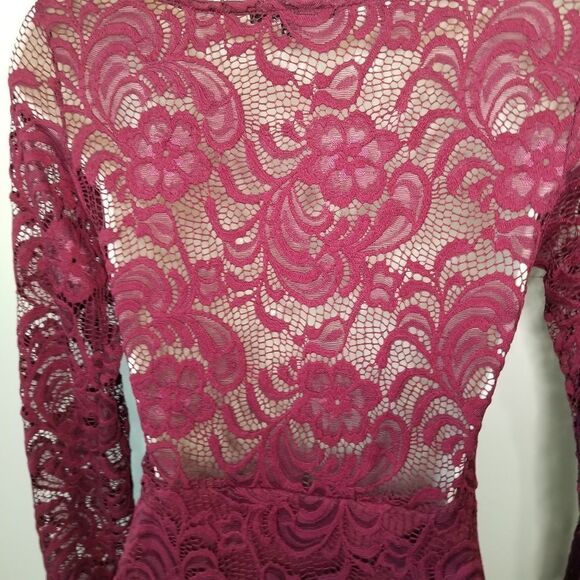 Burgundy lace dress  - Picture 7 of 7